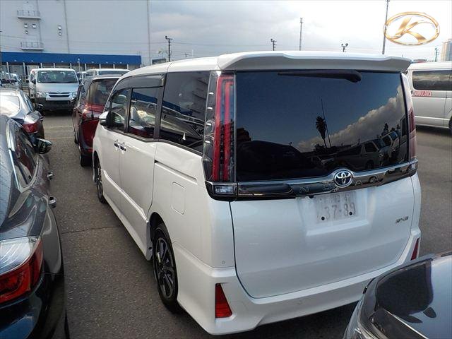 2020 Toyota Noah Pearl photo 3
