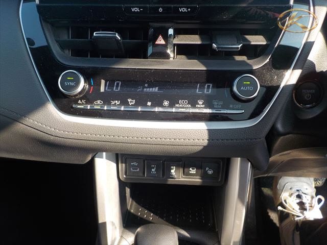 2024 Toyota Corolla Cross Wine(3U5) Two Toon photo 6