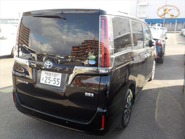 2020 Toyota Esquire Black photo 4
