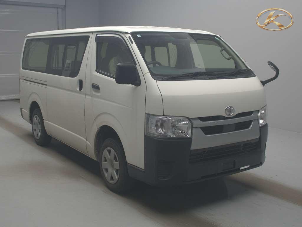 2020 Toyota Hiace White photo 4