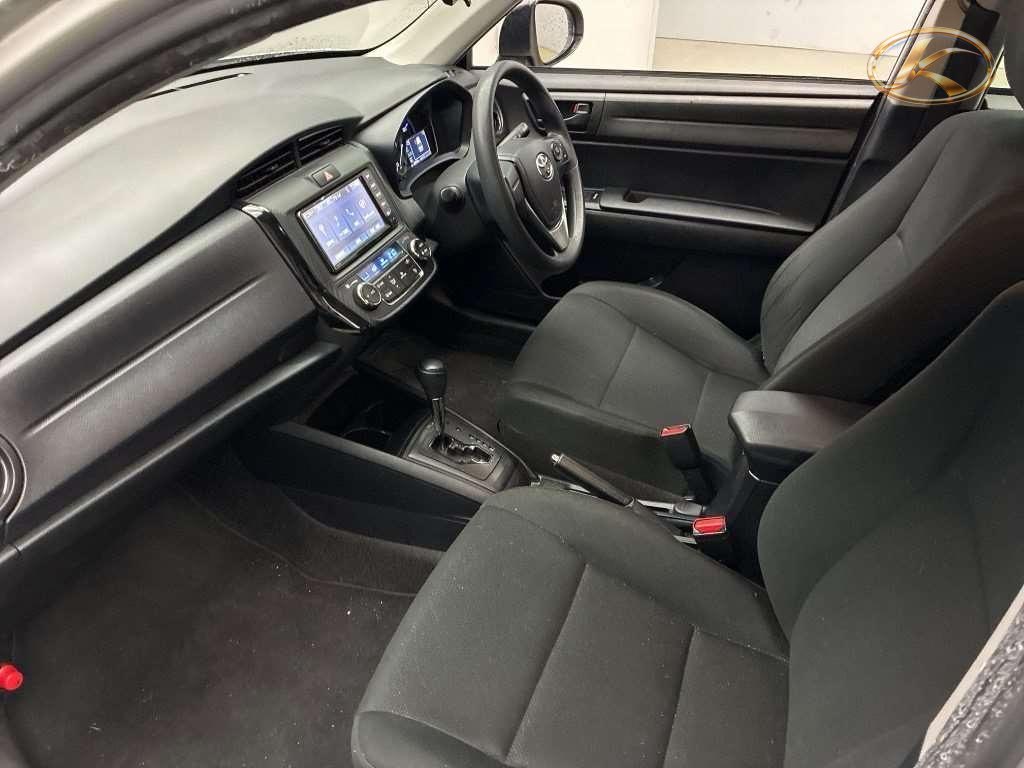 2021 Toyota Corolla Axio Silver photo 9