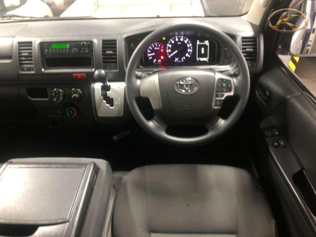 2020 Toyota Hiace White photo 6