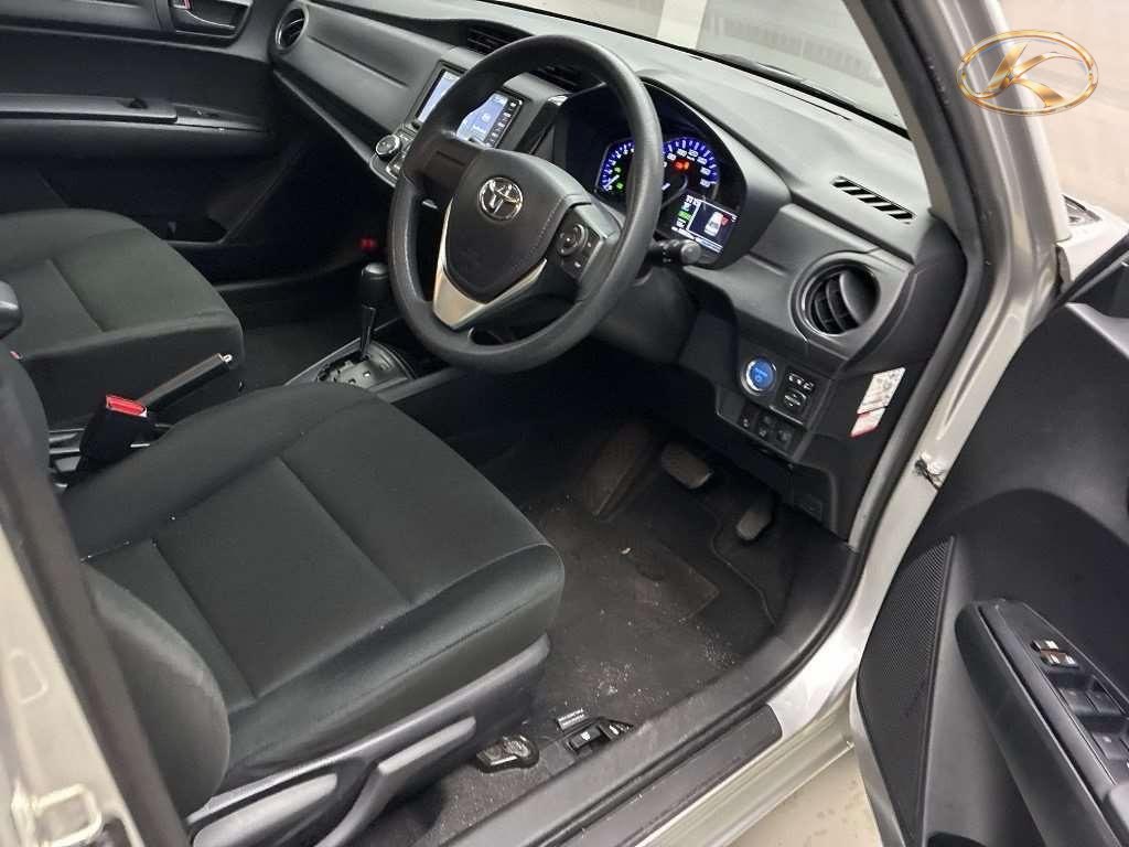 2021 Toyota Corolla Axio Silver photo 5