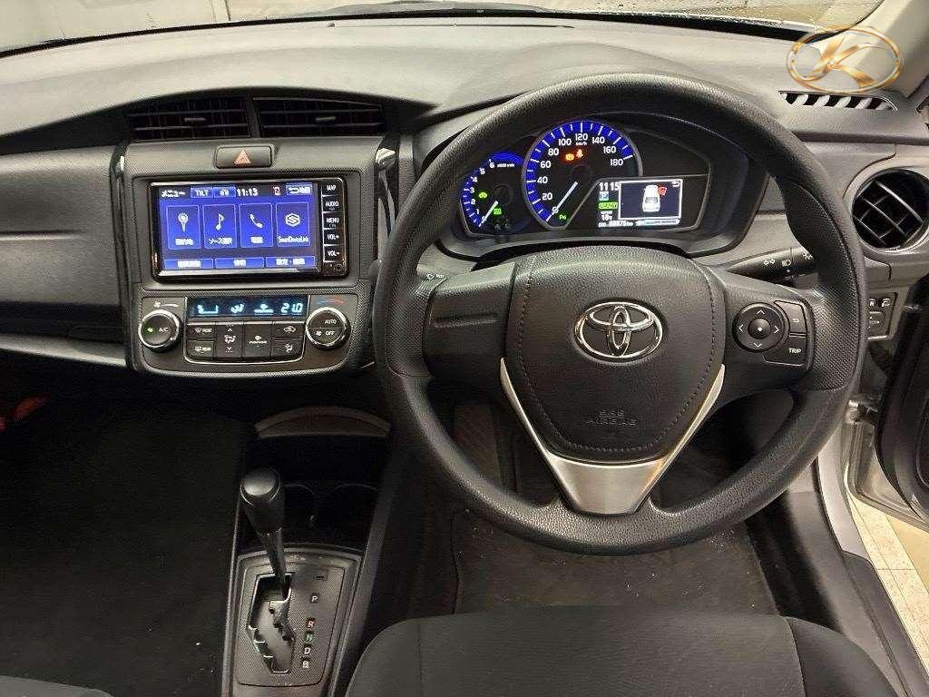 2021 Toyota Corolla Axio Silver photo 6